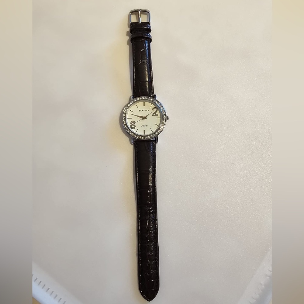 Bentley Watch With Rhinestones - Picture 4 of 6